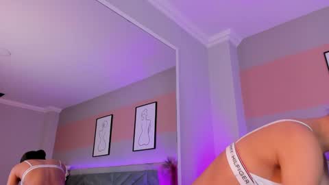 Snapshot of ary_thompson_ chatting on 12.20.24 ARY THOMPSON online show from 12.20.24