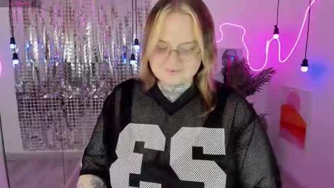 Snapshot of arya__addams chatting on 11.12.25 Arya online show from 11.12.25