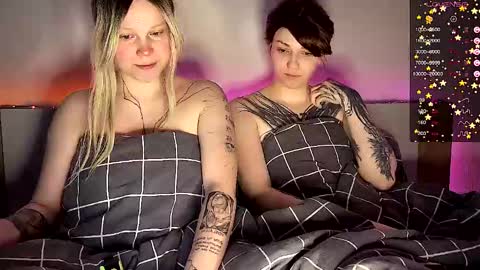 Snapshot of arya_stark7 chatting on 02.09.25 Arya brunett and Cassie blond online show from 02.09.25