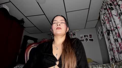 Snapshot of arygreey7 chatting on 11.06.25 ximena online show from 11.06.25