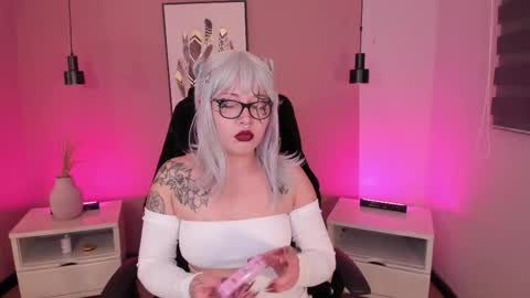 Asami  online show from 10.18.25