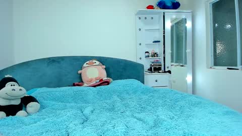  Aschly  online show from 02.25.25