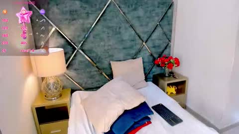 Ash Monroee  online show from 12.18.25