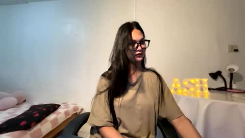 Snapshot of ash_sexdoll chatting on 04.27.26 ASH online show from 04.27.26