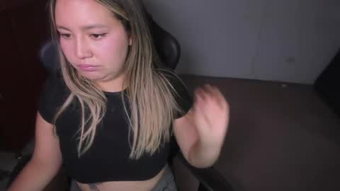 ash_smith1 online show from 11.12.25