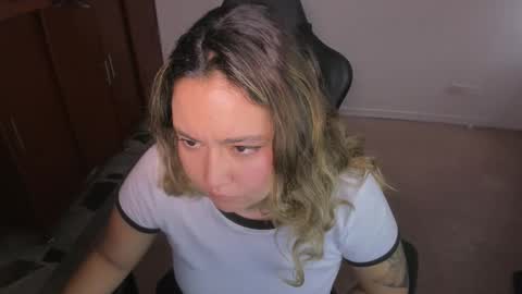 ash_smith1 online show from 01.14.26