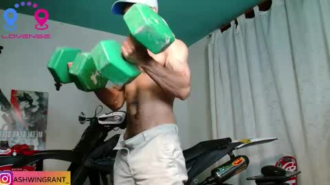 Snapshot of ash_wingrant chatting on 05.14.26 ash_wingrant online show from 05.14.26