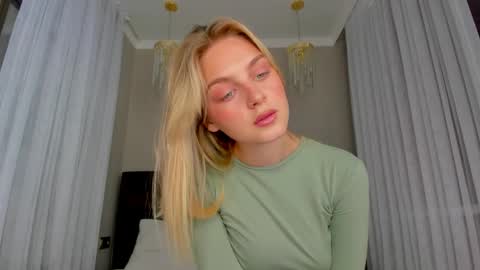 Snapshot of ashbunny_ chatting on 05.25.26 your pretty Ashley online show from 05.25.26