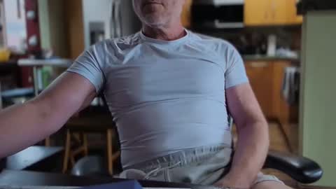 Snapshot of ashbyfulton chatting on 10.03.25 ashbyfulton online show from 10.03.25