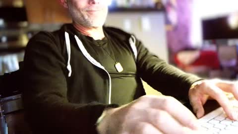 Snapshot of ashbyfulton chatting on 10.14.25 ashbyfulton online show from 10.14.25