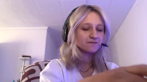 Snapshot of ashelyparcell chatting on 12.01.25 July online show from 12.01.25