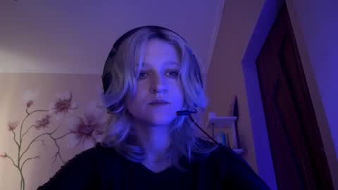 Snapshot of ashelyparcell chatting on 12.15.25 July online show from 12.15.25