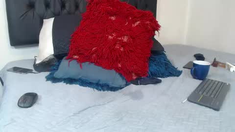 ashleey_thompson online show from 04.16.26