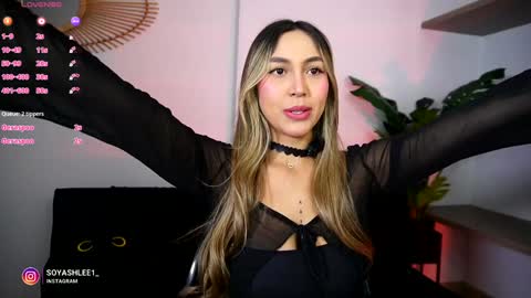 Snapshot of ashley2004_ chatting on 12.05.25 Nay online show from 12.05.25