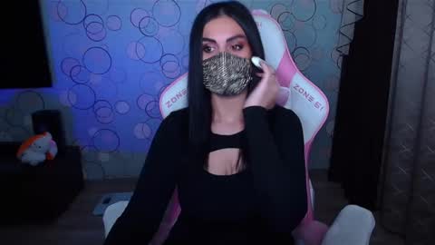 Snapshot of ashley__cooper__ chatting on 09.28.25   Yasmina   online show from 09.28.25