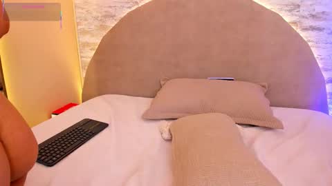 Snapshot of ashley_beaomunt chatting on 02.24.26 ashley_beaomunt online show from 02.24.26