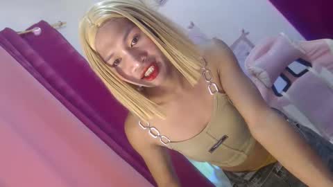 Snapshot of ashley_cummer chatting on 06.03.26 ashley_cummer online show from 06.03.26
