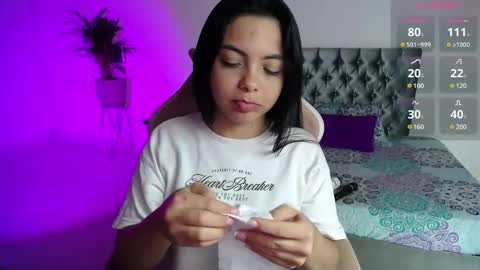Snapshot of ashley_morgan_18 chatting on 01.10.25 ashley online show from 01.10.25