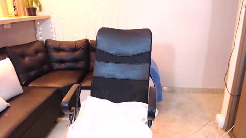 Snapshot of ashley_prg2 chatting on 02.27.25 Ashley online show from 02.27.25