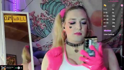 Snapshot of ashleyqt_aus chatting on 10.07.25 AshleyQT online show from 10.07.25