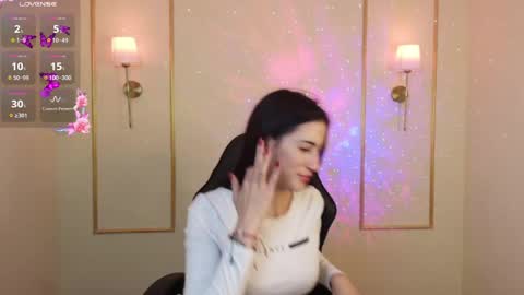Hi Im Ashley Dont forget to follow me  to have me close to you online show from 04.28.26
