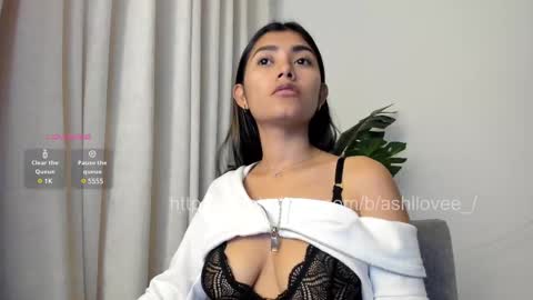 ashllovee online show from 02.20.25