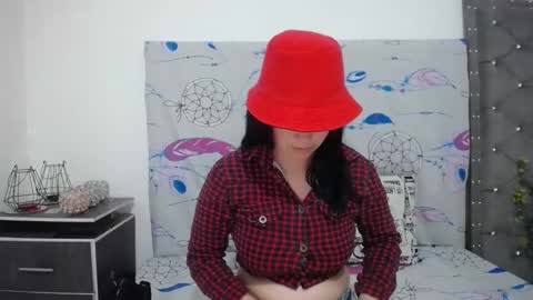 Snapshot of ashly_93 chatting on 02.17.25 engel online show from 02.17.25