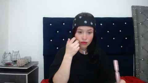 Snapshot of ashly_93 chatting on 02.25.25 engel online show from 02.25.25