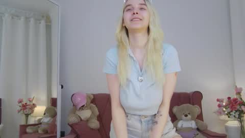 Snapshot of ashly_cherry chatting on 09.19.25 ashly_cherry online show from 09.19.25