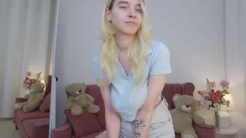 Snapshot of ashly_cherry chatting on 10.10.25 ashly_cherry online show from 10.10.25