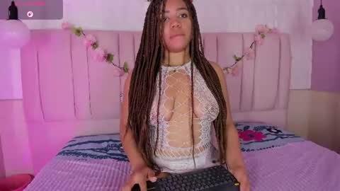 Snapshot of ashly_ruiz chatting on 07.22.26 ASHLY online show from 07.22.26