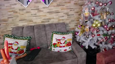 Snapshot of ashlye_hill chatting on 12.27.24 Ashlye online show from 12.27.24