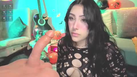 Snapshot of ashlynnlowe_ chatting on 10.08.25 Ash  online show from 10.08.25