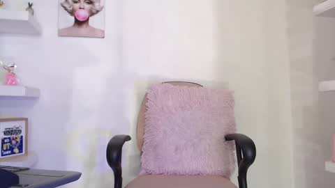 Snapshot of ashlyvesneva chatting on 02.16.25  Ashly online show from 02.16.25