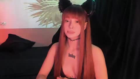 Snapshot of ashmila chatting on 06.25.26 Mila online show from 06.25.26