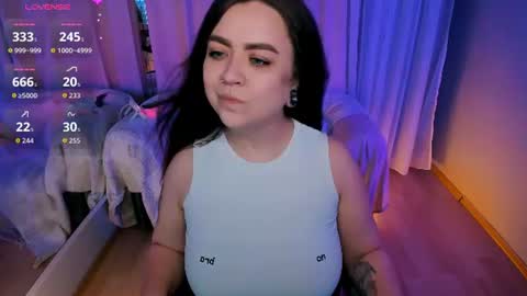 Snapshot of ashton_heidi chatting on 07.15.26 Your girlfriend online show from 07.15.26