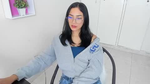 Camila online show from 03.04.25