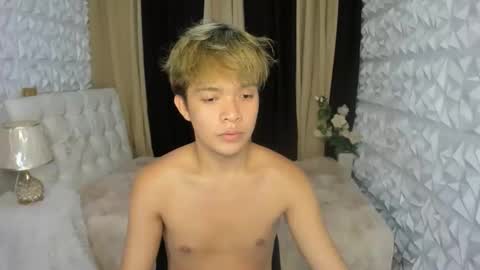 Snapshot of asian_blakefoster chatting on 06.11.26 asian_blakefoster online show from 06.11.26