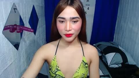 Snapshot of asian_caulix chatting on 03.10.25 baby caulix online show from 03.10.25