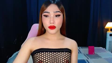 Snapshot of asian_caulix chatting on 09.19.25 baby caulix online show from 09.19.25