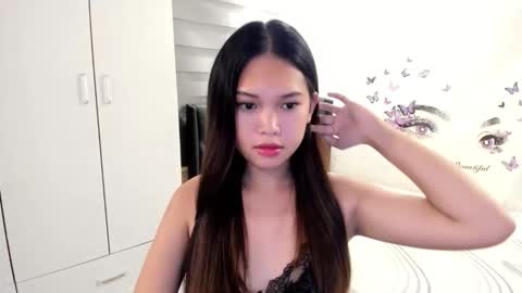Snapshot of asian_cecilyxx chatting on 11.27.25 Cecily online show from 11.27.25