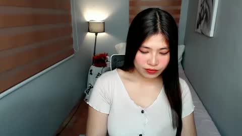 Snapshot of asian_dyn chatting on 01.14.25 asian_dyn online show from 01.14.25