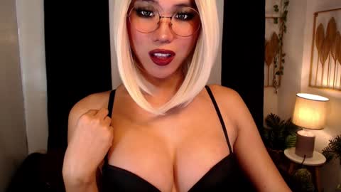 Snapshot of asian_hinata chatting on 12.10.24 hinata online show from 12.10.24