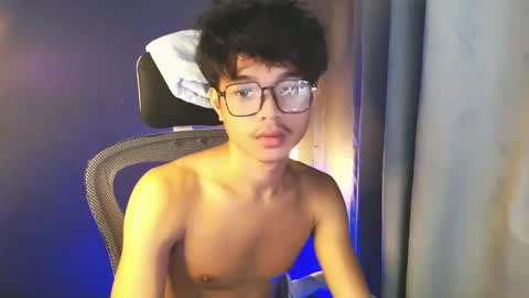 Snapshot of asian_mjxx chatting on 05.20.26 cCALL ME MJ online show from 05.20.26