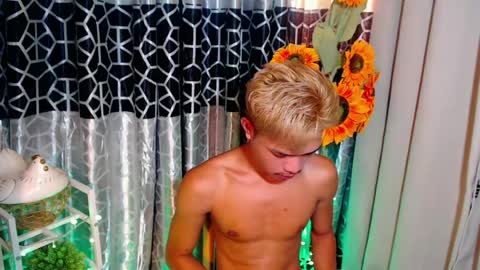 Snapshot of asian_mjxx chatting on 06.22.26 cCALL ME MJ online show from 06.22.26