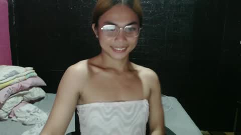 Snapshot of asian_reyshell chatting on 01.06.25 Reyshell online show from 01.06.25