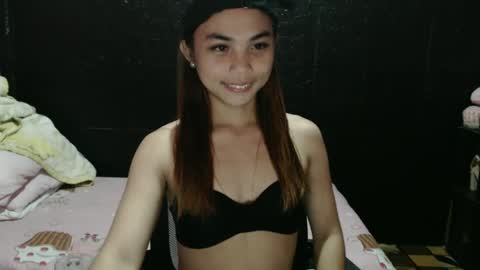 Snapshot of asian_reyshell chatting on 01.08.25 Reyshell online show from 01.08.25