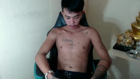 Snapshot of asian_utogxxx chatting on 12.15.25 angello abayon online show from 12.15.25