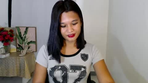 Snapshot of asian_yannie chatting on 06.18.26 Yan online show from 06.18.26
