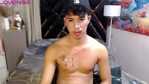 asiancum_peter online show from 09.17.25